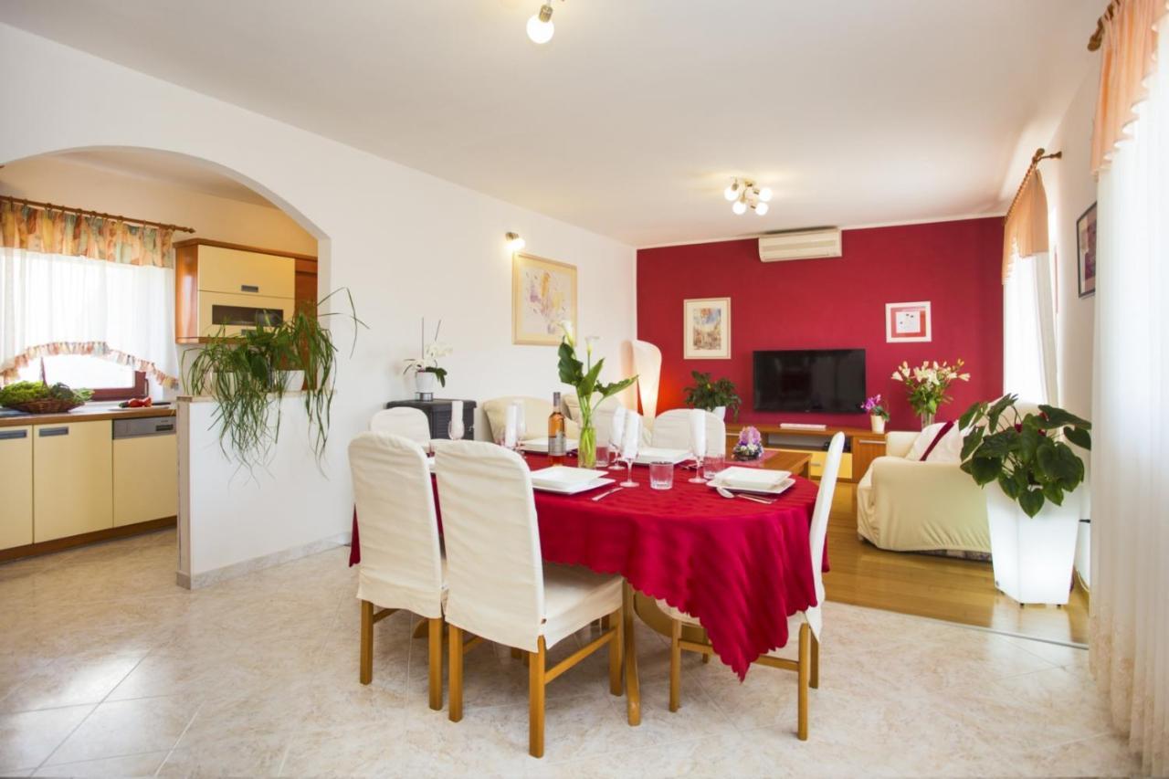 Holiday Home Elvis, Village Kujici Hreljici Экстерьер фото
