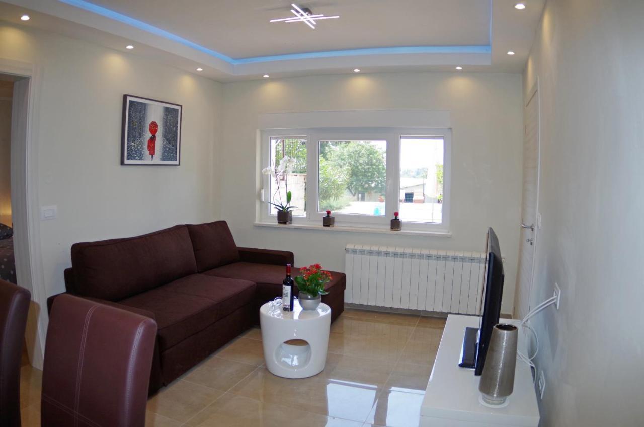 Holiday Home Elvis, Village Kujici Hreljici Экстерьер фото
