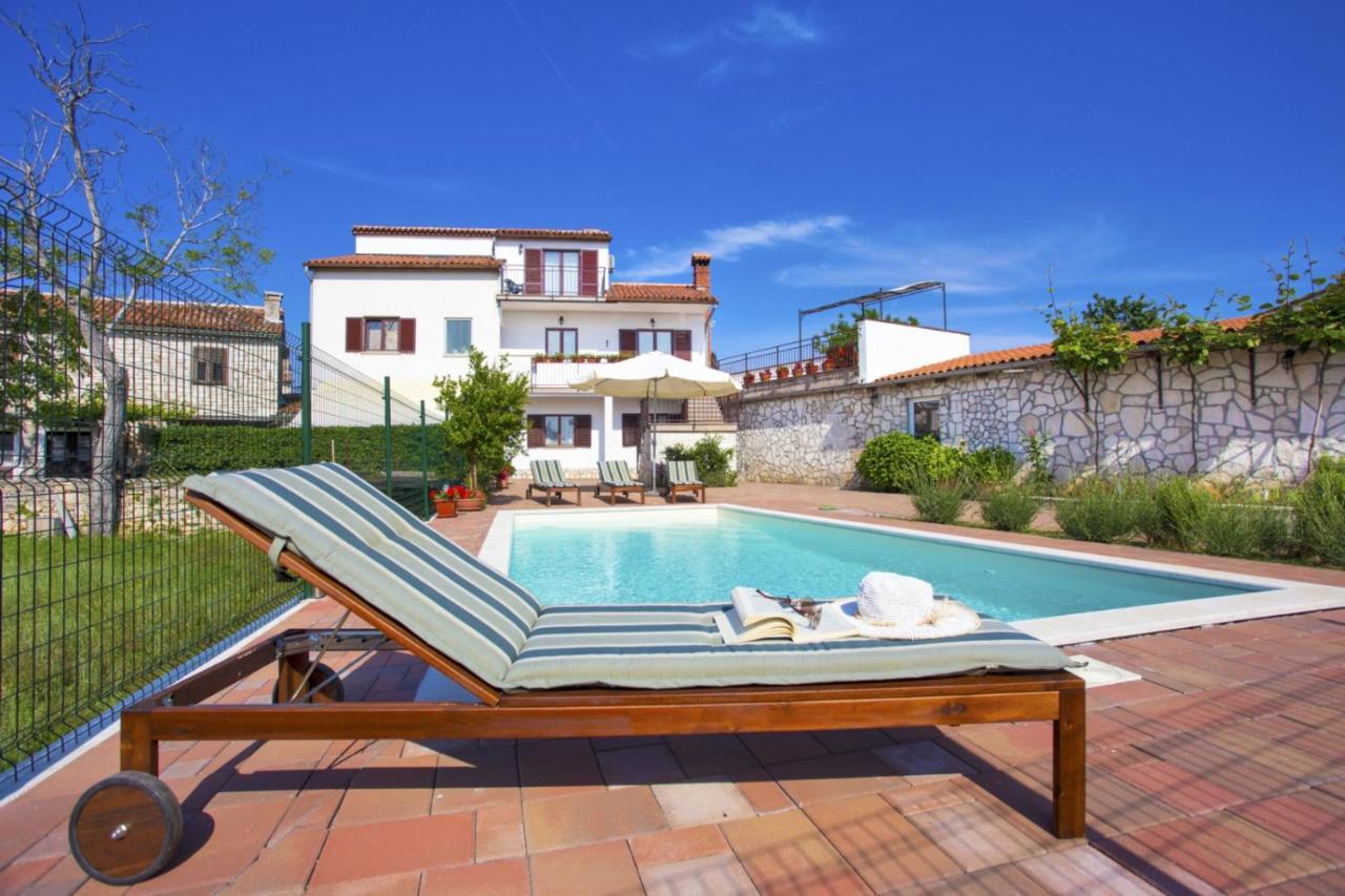 Holiday Home Elvis, Village Kujici Hreljici Экстерьер фото
